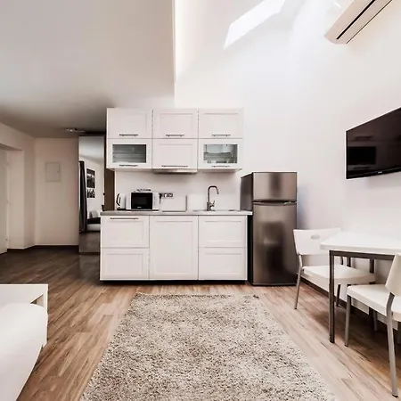 Deluxe Mansard Suite In Karlin Prague Exterior photo